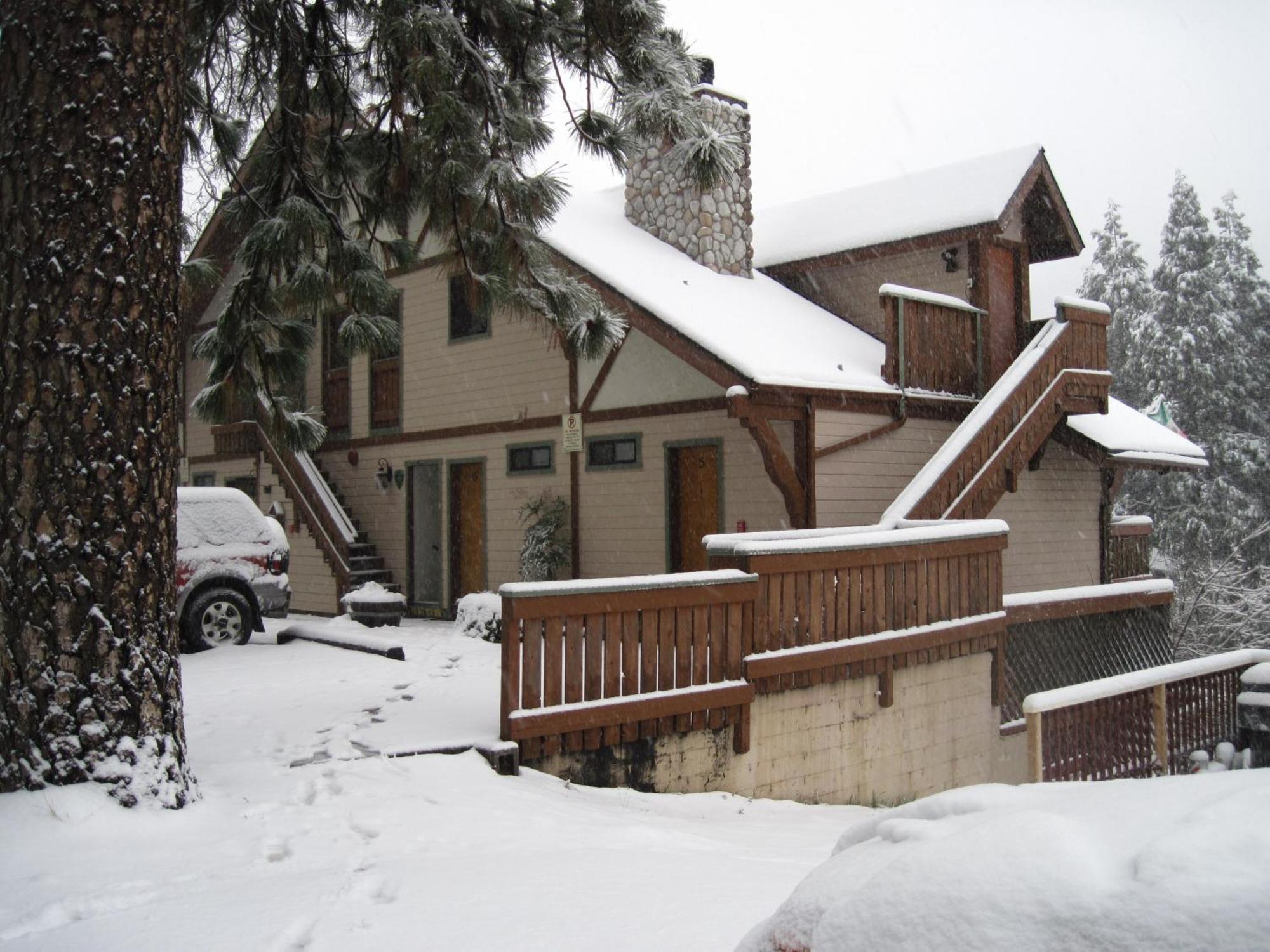 The North Shore Inn Crestline Екстер'єр фото