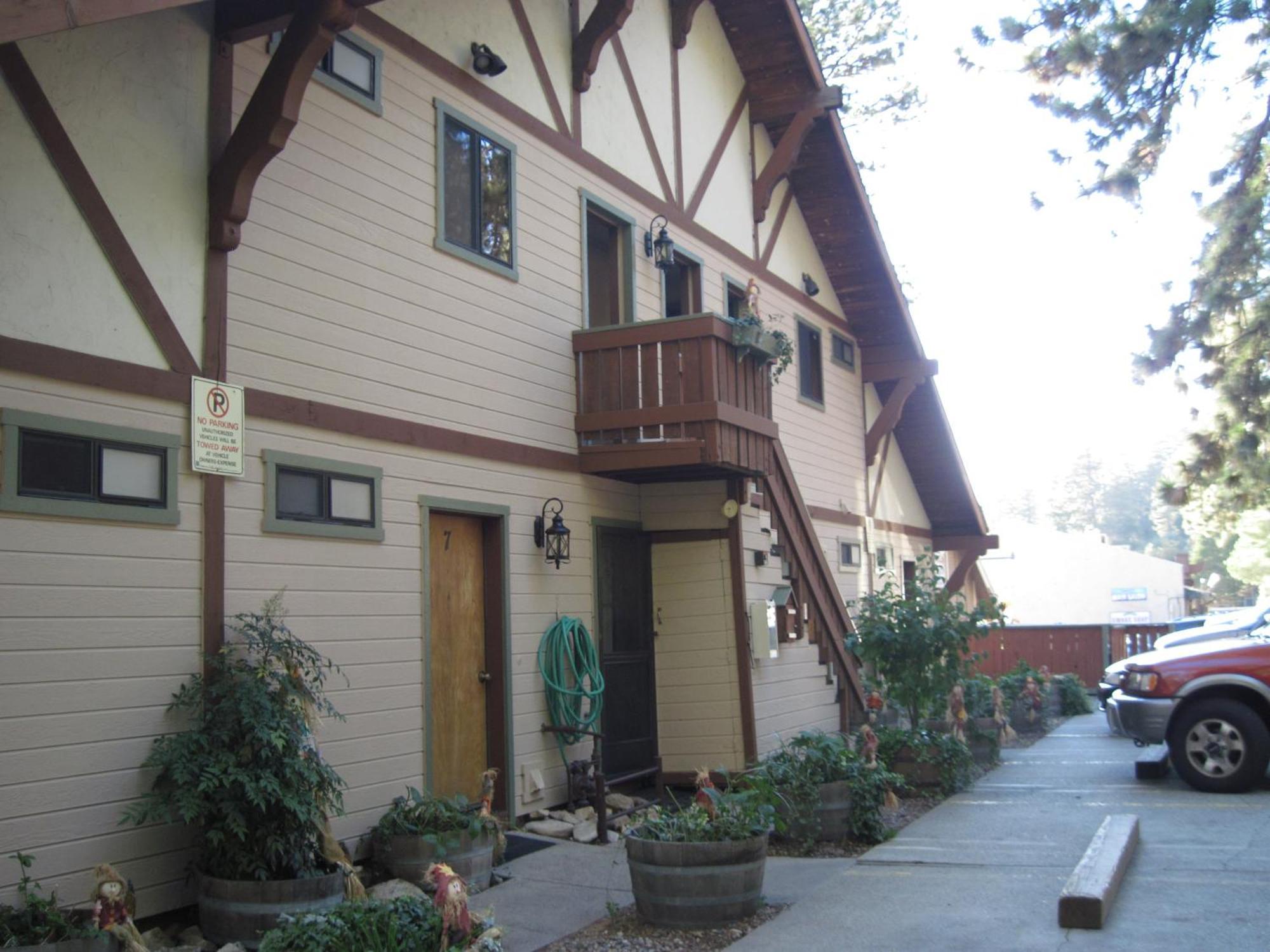 The North Shore Inn Crestline Екстер'єр фото